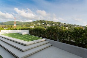 6th Avenue Surin Beach