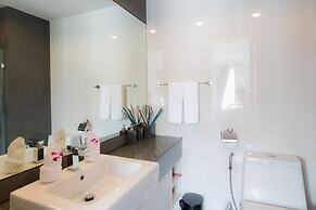 6th Avenue Surin Beach