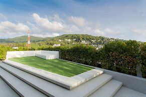 6th Avenue Surin Beach