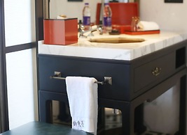 Hangzhou Jiutai Hotel