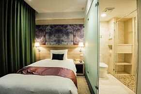 Aeris International Hotel