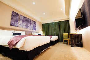 Aeris International Hotel