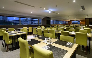 Aeris International Hotel