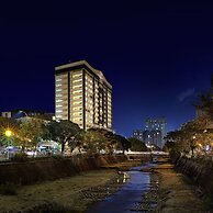 Aeris International Hotel