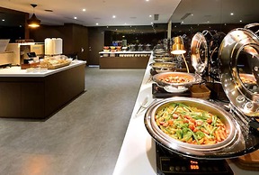 Aeris International Hotel