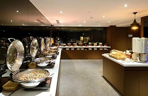 Aeris International Hotel