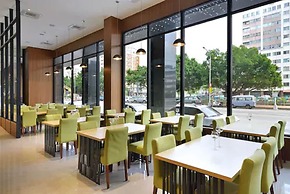 Aeris International Hotel