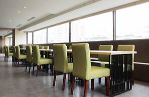 Aeris International Hotel