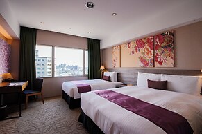 Aeris International Hotel