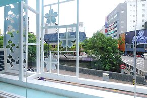 SSBHotel - Shin Sei Bashi