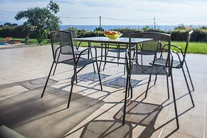 Absolute Villa by Stylish Stays