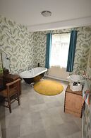 Newberry Beach Lodge