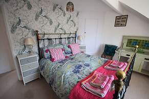 Newberry Beach Lodge