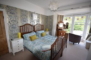 Newberry Beach Lodge