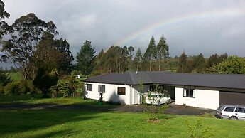 Rolling Hills Country Stay B&B