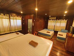 Baansuanlynjee Maeklong Resort