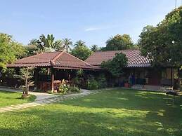 Baansuanlynjee Maeklong Resort
