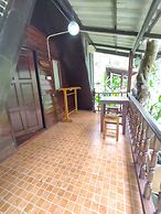 Baansuanlynjee Maeklong Resort