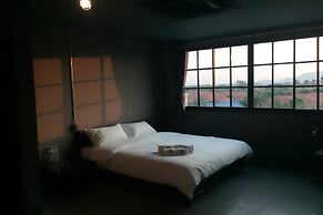 Rider Bedroom Hostel & Cafe