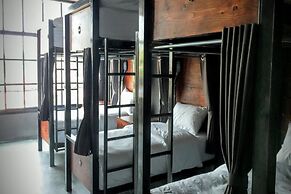 Rider Bedroom Hostel & Cafe