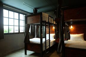 Rider Bedroom Hostel & Cafe