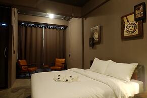 Rider Bedroom Hostel & Cafe