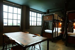 Rider Bedroom Hostel & Cafe