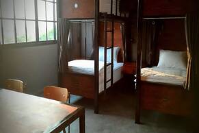 Rider Bedroom Hostel & Cafe