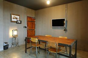 Rider Bedroom Hostel & Cafe