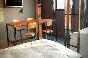 Rider Bedroom Hostel & Cafe