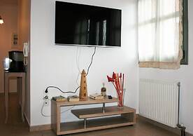 Lagoon View Apartments - Adults Only