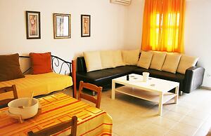 Lagoon View Apartments - Adults Only