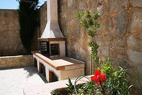 Lagoon View Apartments - Adults Only