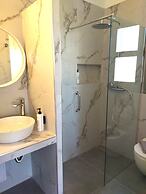 Lagoon View Apartments - Adults Only