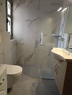 Lagoon View Apartments - Adults Only