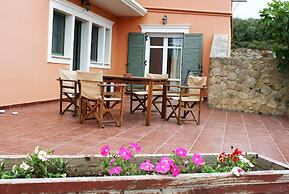 Lagoon View Apartments - Adults Only