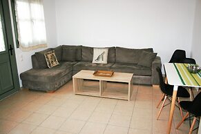 Lagoon View Apartments - Adults Only