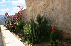 Lagoon View Apartments - Adults Only