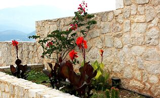 Lagoon View Apartments - Adults Only