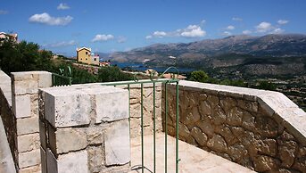 Lagoon View Apartments - Adults Only