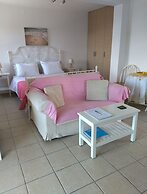 Lagoon View Apartments - Adults Only