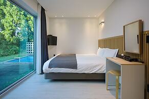 Pool & Villa Sorang