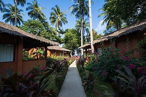 Last Frontier Beach Resort - Adults Only