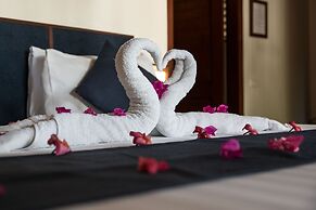 Last Frontier Beach Resort - Adults Only