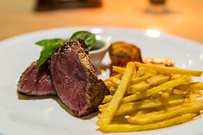 Last Frontier Beach Resort - Adults Only