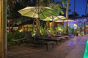 Last Frontier Beach Resort - Adults Only