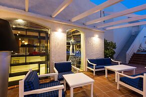 Castello Bianco Aparthotel