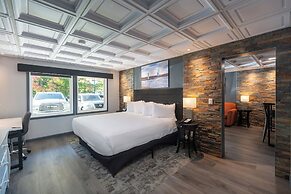 Terrace Bay Hotel