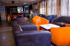 Glasshouse Hotel and Suites