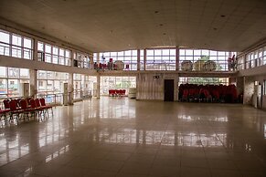 Glasshouse Hotel and Suites